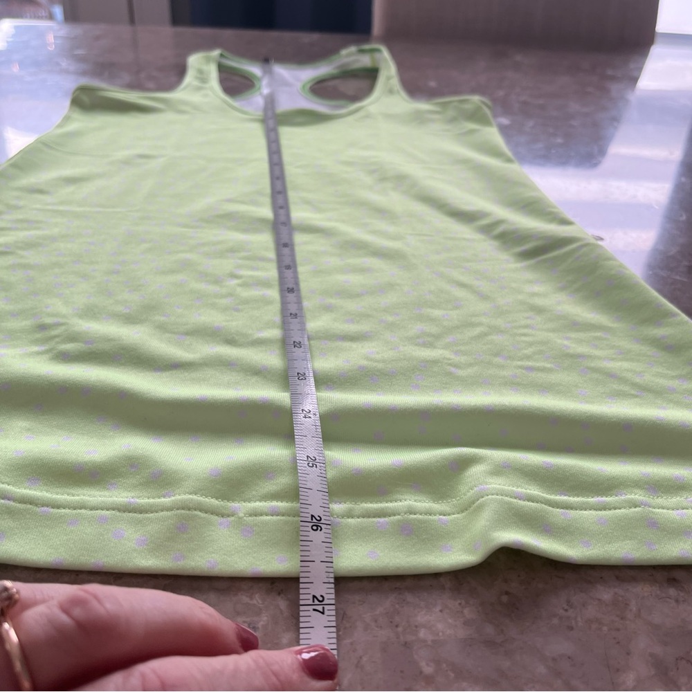 Lululemon green with polka dots. No size tag see measurements - Picture 6 of 6